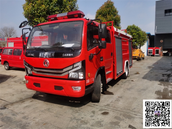 國六東風5噸水罐消防車