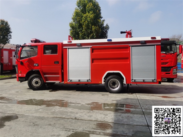 國六東風5噸水罐消防車