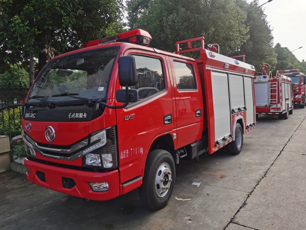 東風多利卡2.5噸水罐泡沫消防車（經典強推）